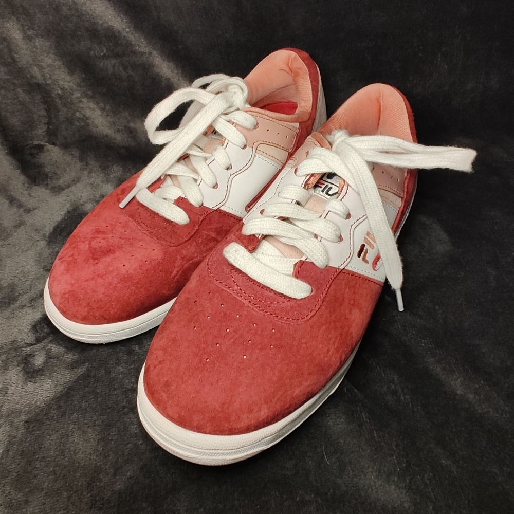 Classic FILA pink & red suede and leather women's tennis shoes    Size 7…
